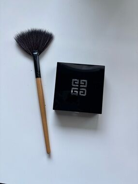 Givenchy Shimmer Powder Compact in Shimmery Pink and Black